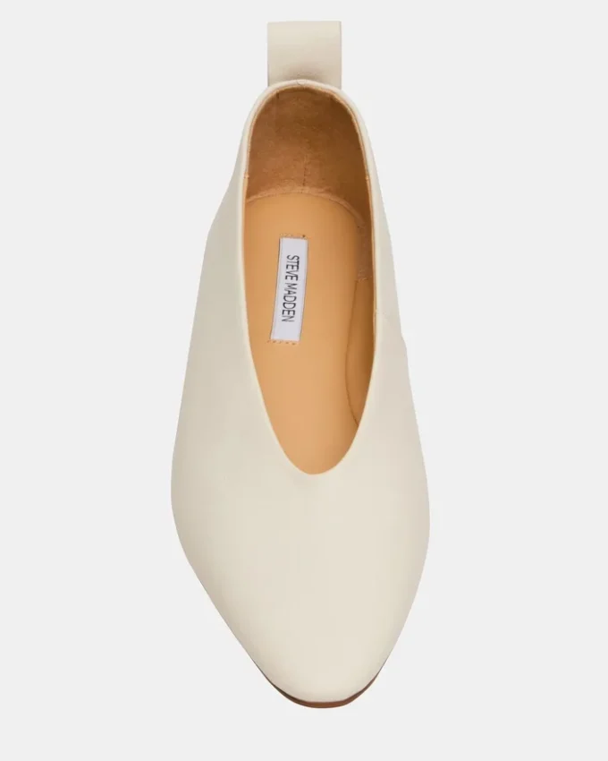 Elegancka skóra w kolorze kości słoniowej Elegancka skóra w kolorze kości słoniowej