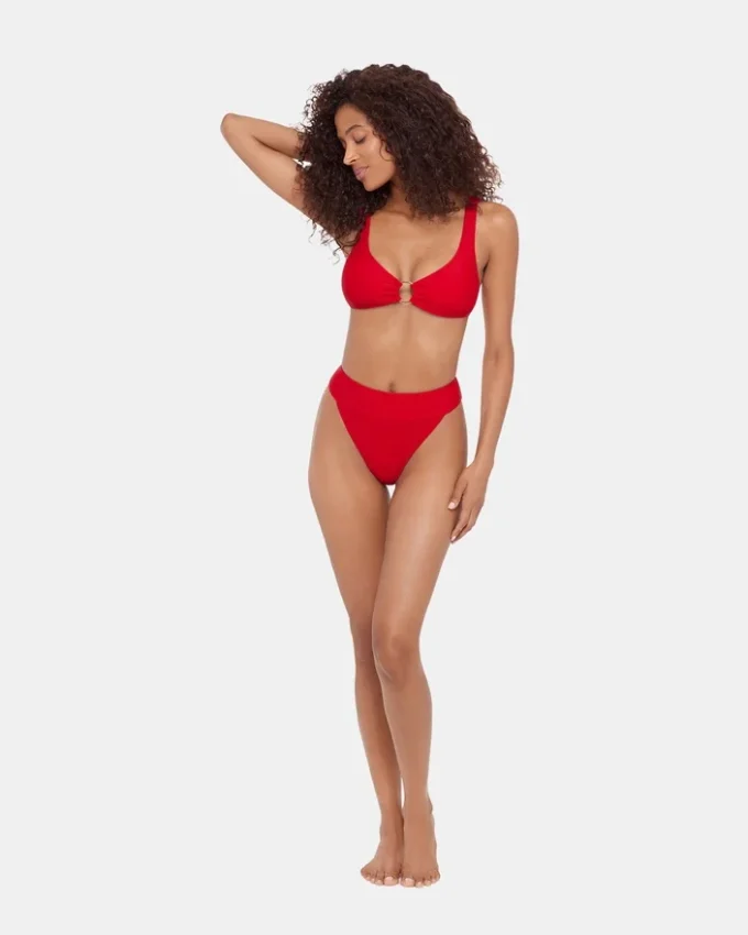 Elegancka i szykowna odzież dolna bikini z wysokim stanem w kolorze wiśniowym
