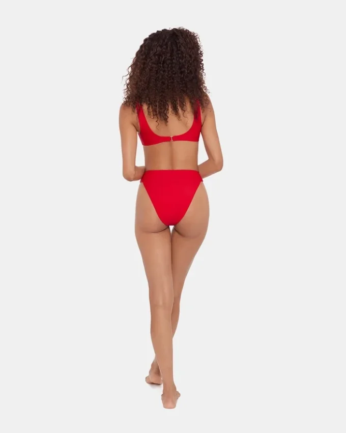 Elegancka i szykowna odzież dolna bikini z wysokim stanem w kolorze wiśniowym