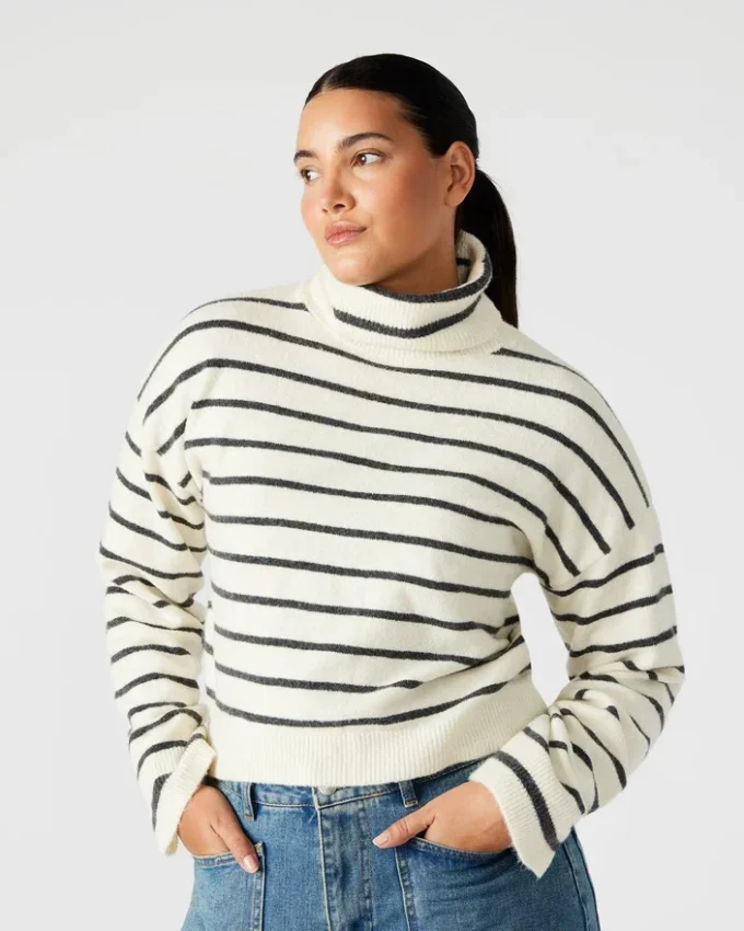 Sweter Narsha biały/czarny