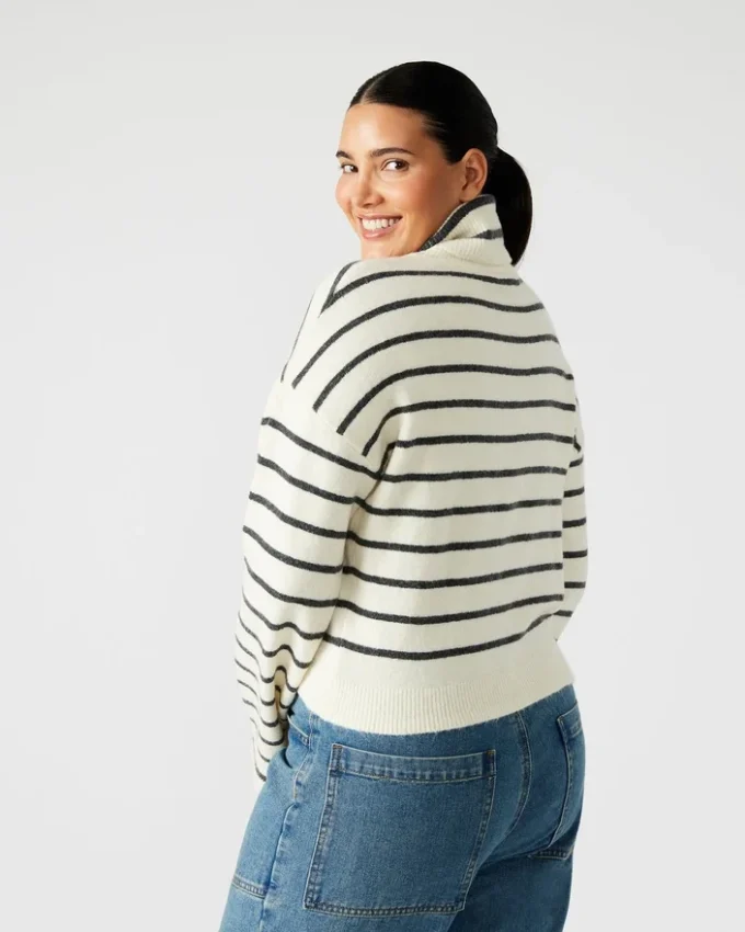 Sweter Narsha biały/czarny